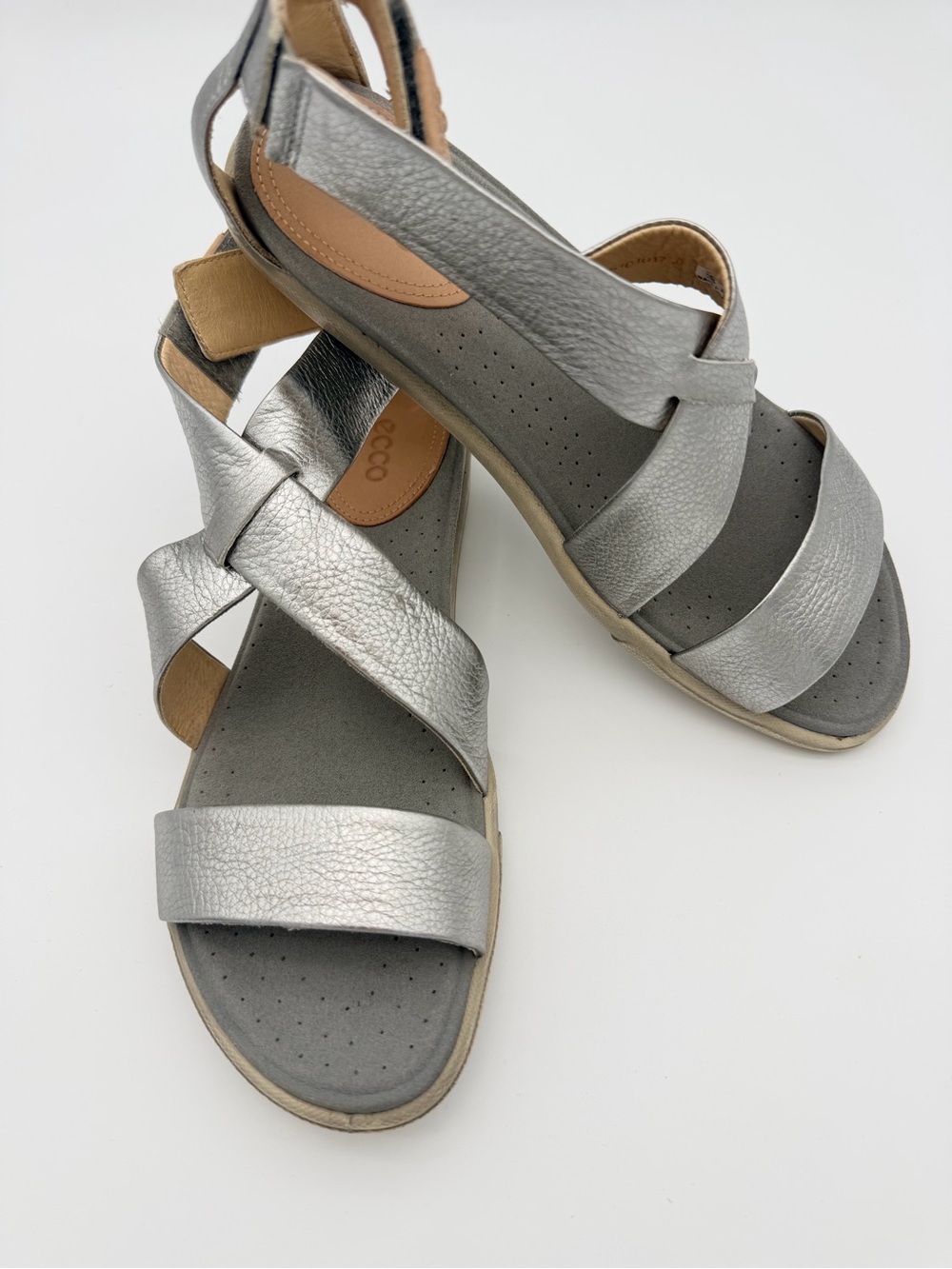 ECCO Damara Silver Leather Crisscross Sandals 7.5